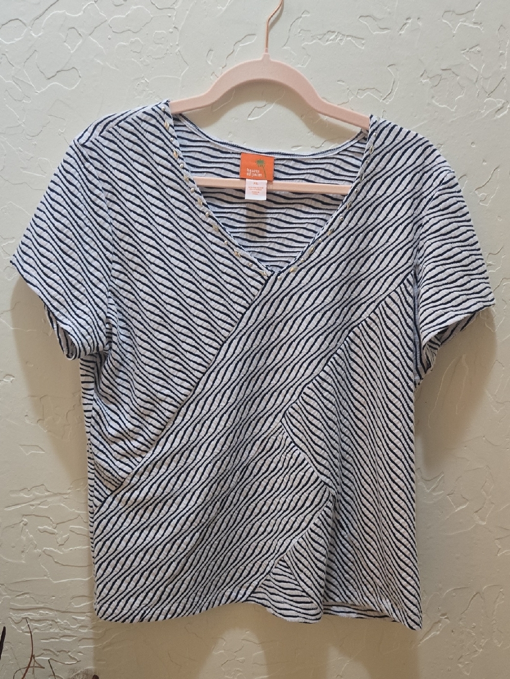 hearts of palm White and Navy Short-Sleeve Embelished Neckline
